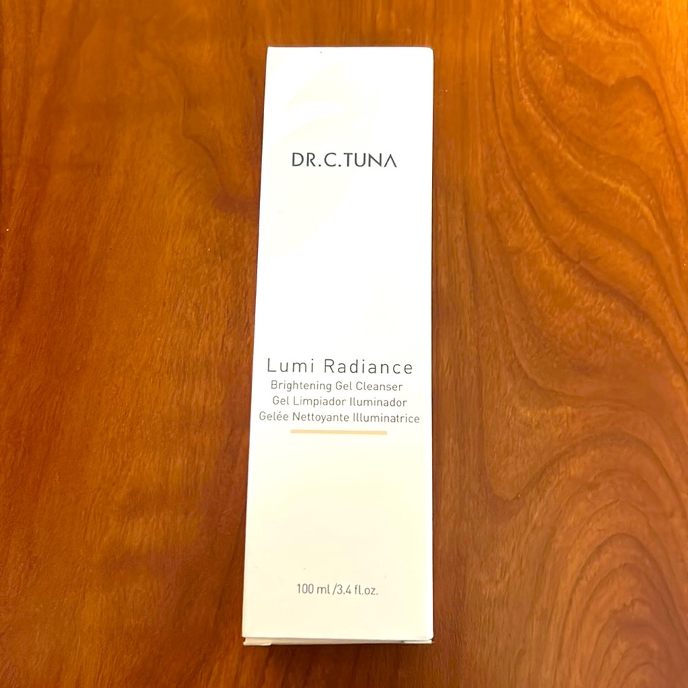 Farmasi Dr. C. Tuna Lumi Radiance brightening gel cleanser